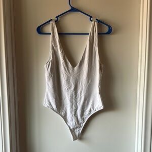 Aritzia Babaton Contour V-Neck Bodysuit | Large